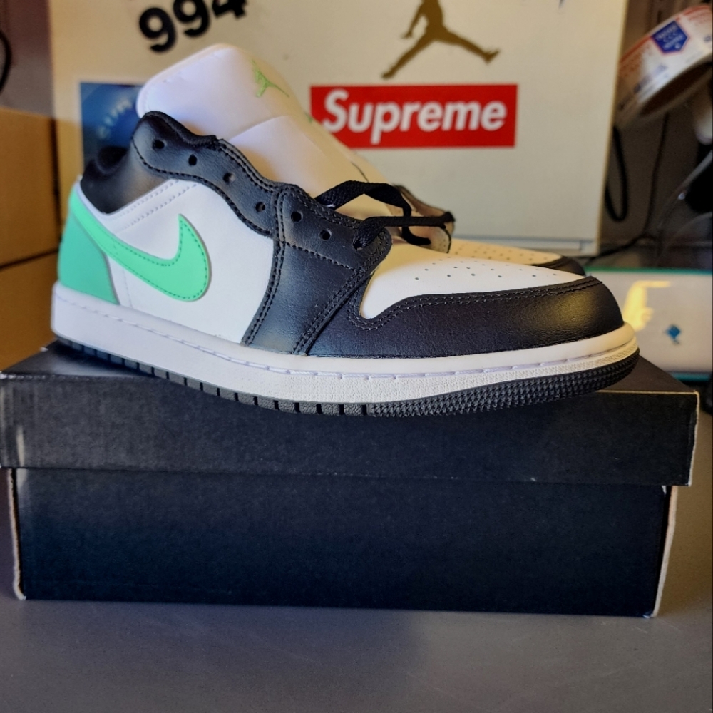 Jordan 1 LowGreen Glow